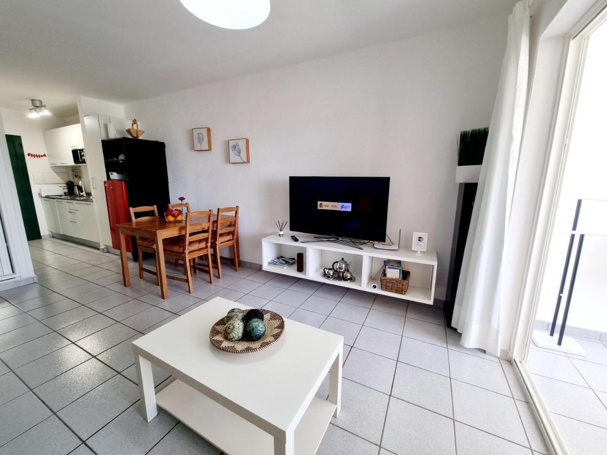 Luxury Apartamento Luz De Mar Complejo Playa Roca Costa Teguise Exterior photo
