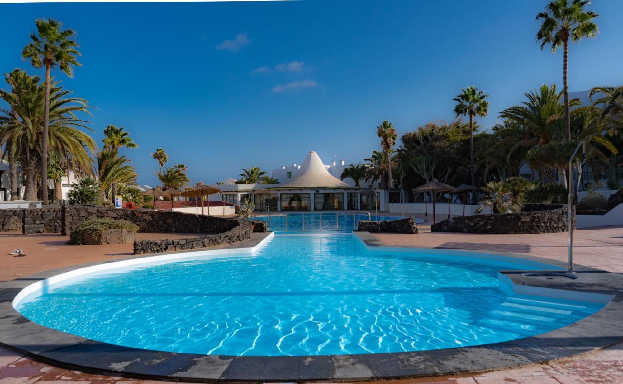 Luxury Apartamento Luz De Mar Complejo Playa Roca Costa Teguise Exterior photo