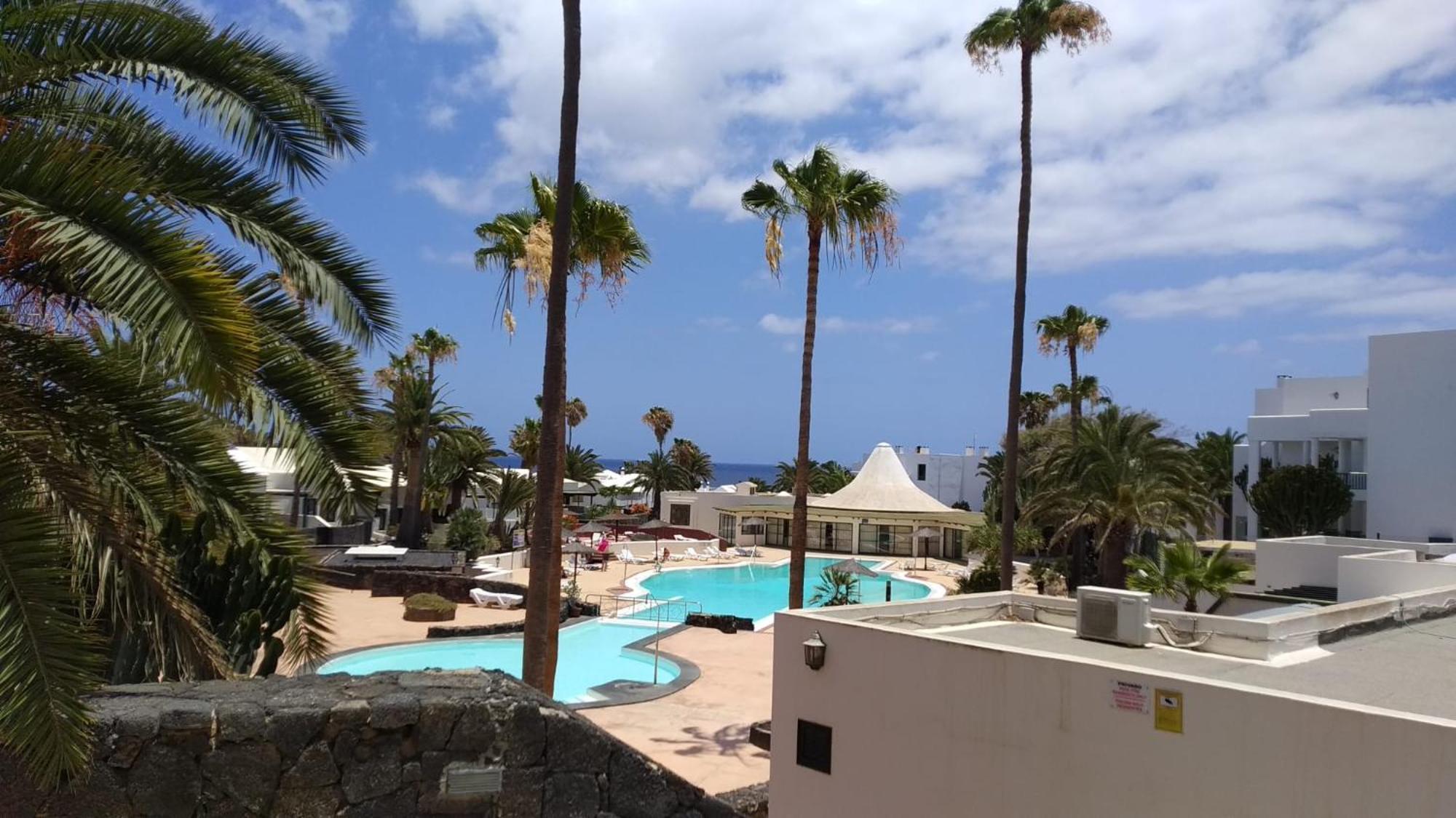 Luxury Apartamento Luz De Mar Complejo Playa Roca Costa Teguise Exterior photo