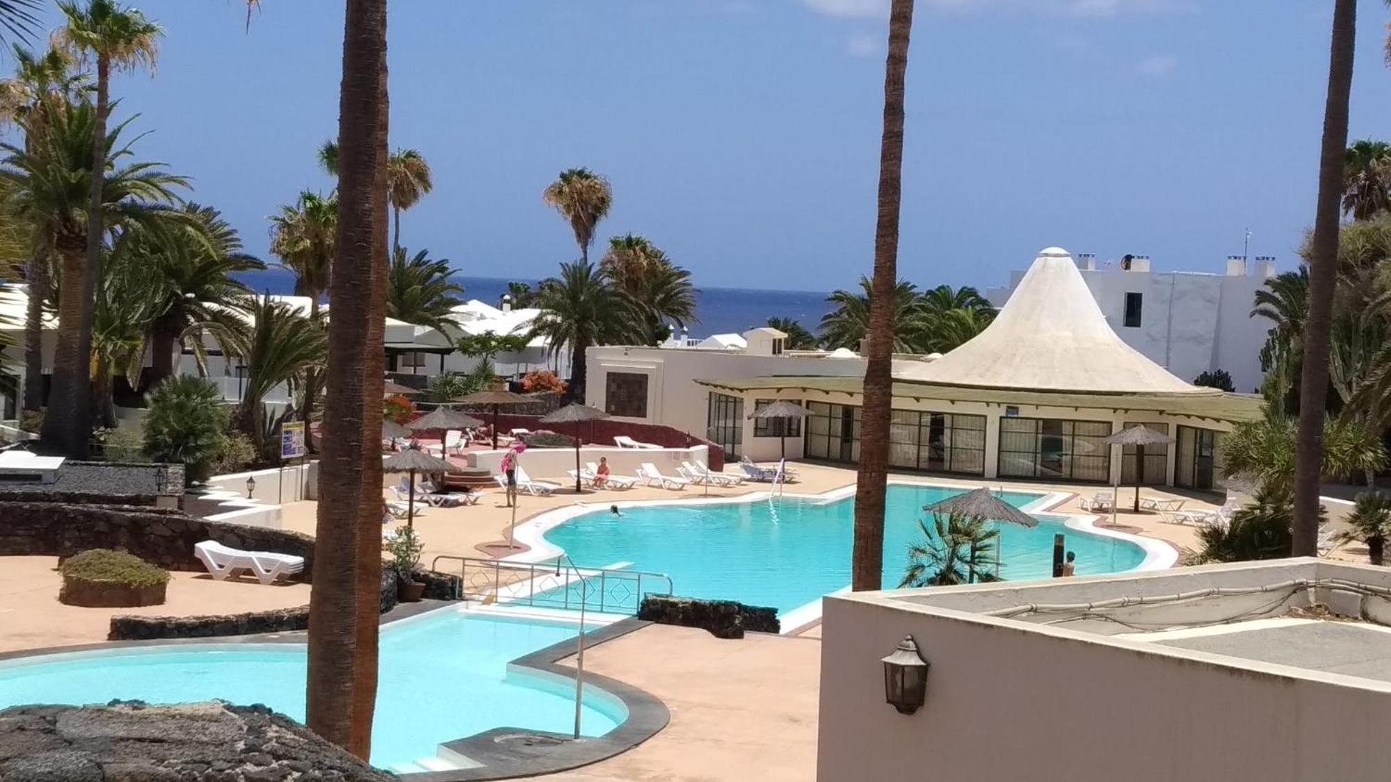 Luxury Apartamento Luz De Mar Complejo Playa Roca Costa Teguise Exterior photo